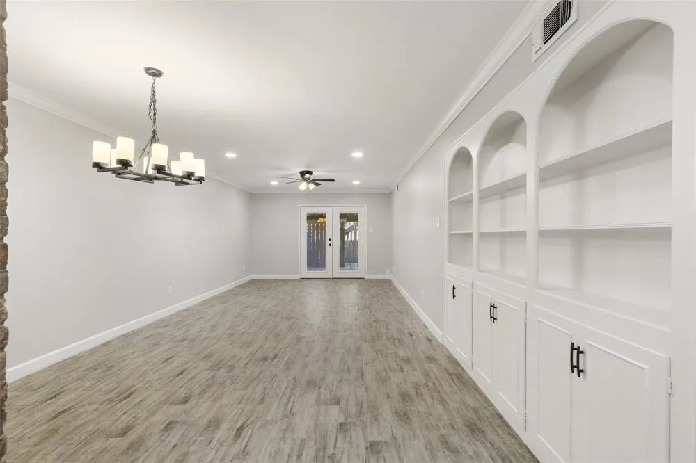 13010 Trail Hollow Drive #3010 Houston, TX 77079