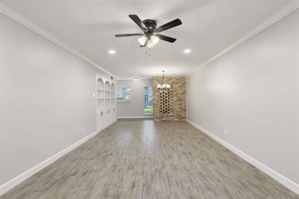 13010 Trail Hollow Drive #3010 Houston, TX 77079