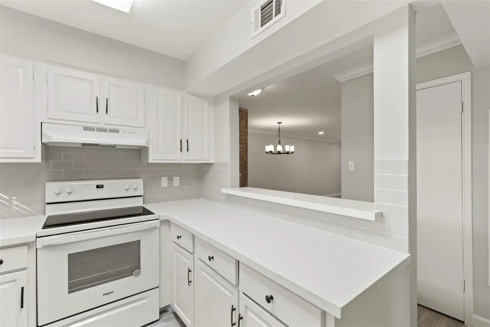 13010 Trail Hollow Drive #3010 Houston, TX 77079
