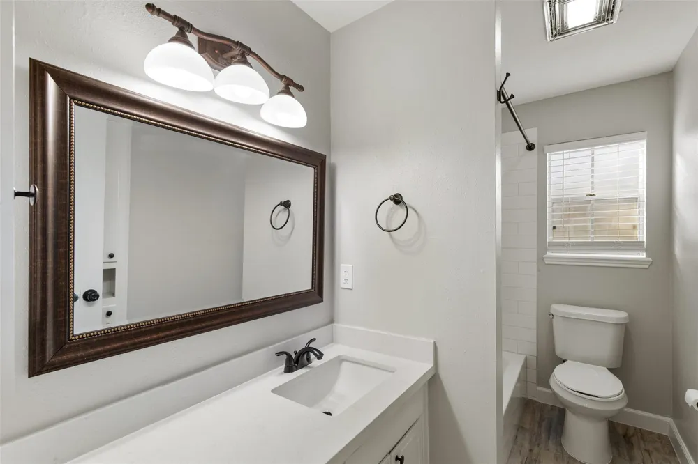 13010 Trail Hollow Drive #3010 Houston, TX 77079