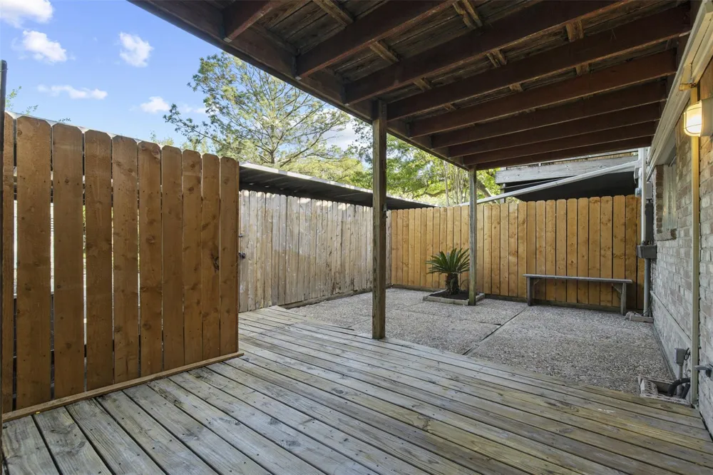 13010 Trail Hollow Drive #3010 Houston, TX 77079