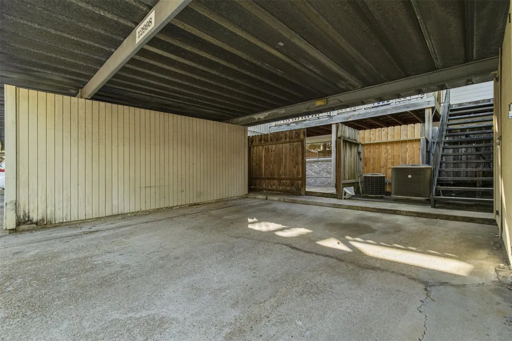 13010 Trail Hollow Drive #3010 Houston, TX 77079