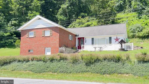 1093 HYNDMAN ROAD