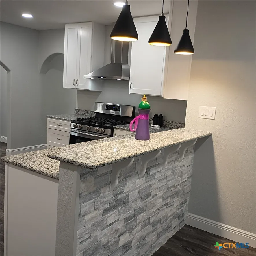 607 E Hamilton Cuero, TX 77954