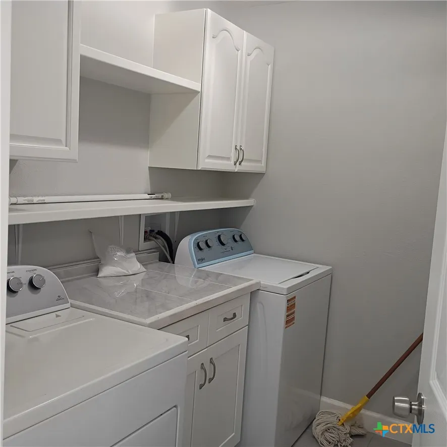 607 E Hamilton Cuero, TX 77954