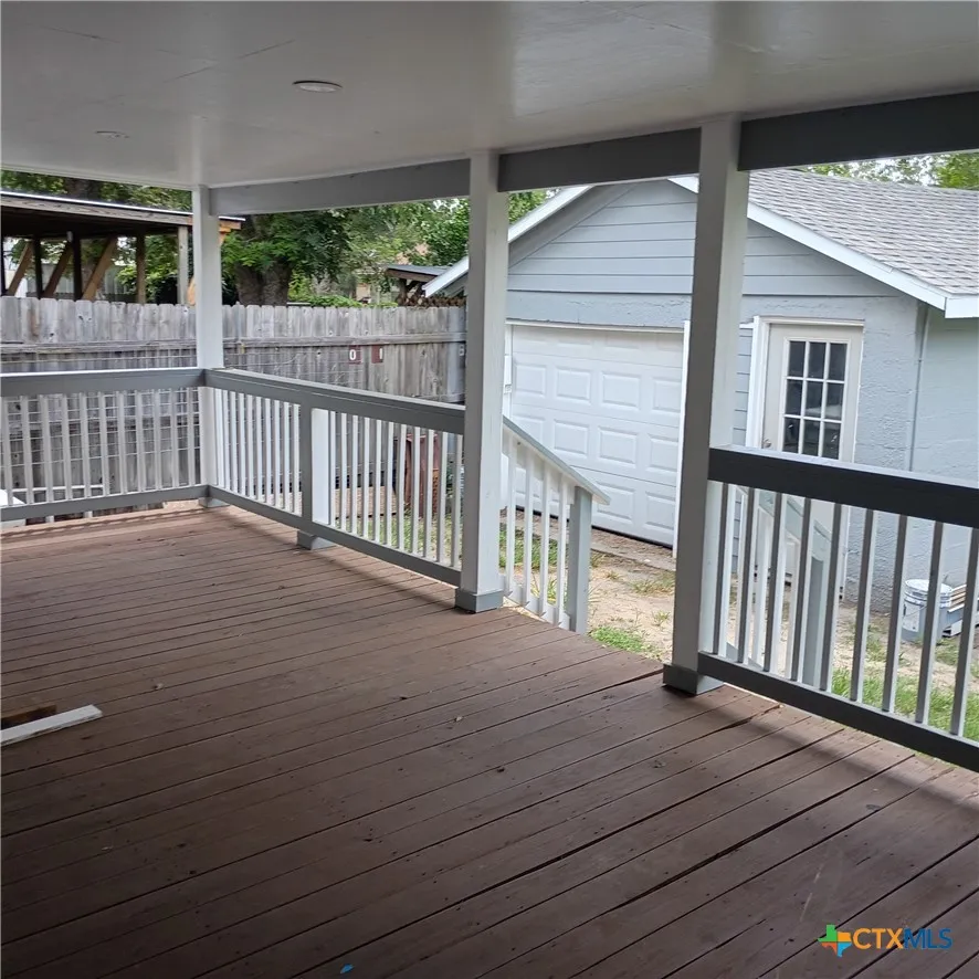 607 E Hamilton Cuero, TX 77954