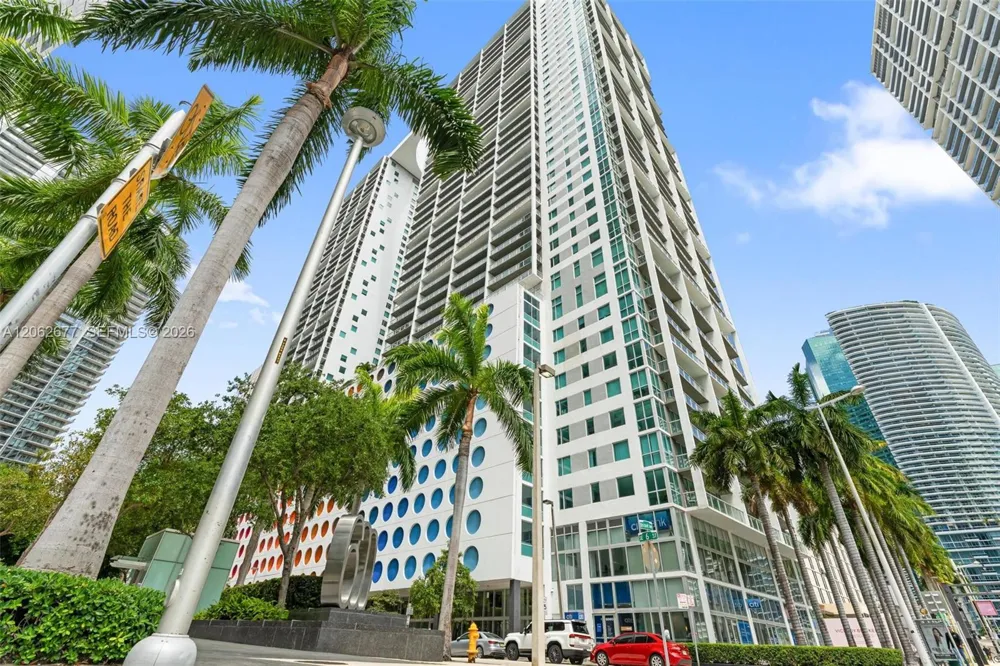 500 Brickell Ave #1405 Miami, FL 33131