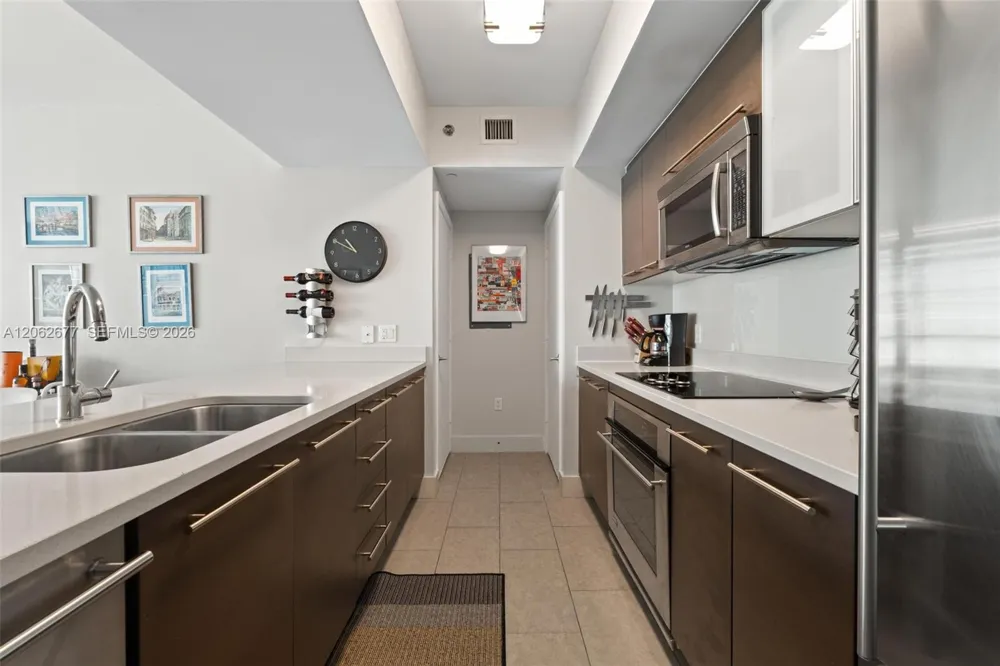 500 Brickell Ave #1405 Miami, FL 33131