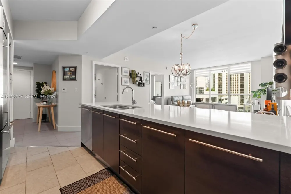 500 Brickell Ave #1405 Miami, FL 33131