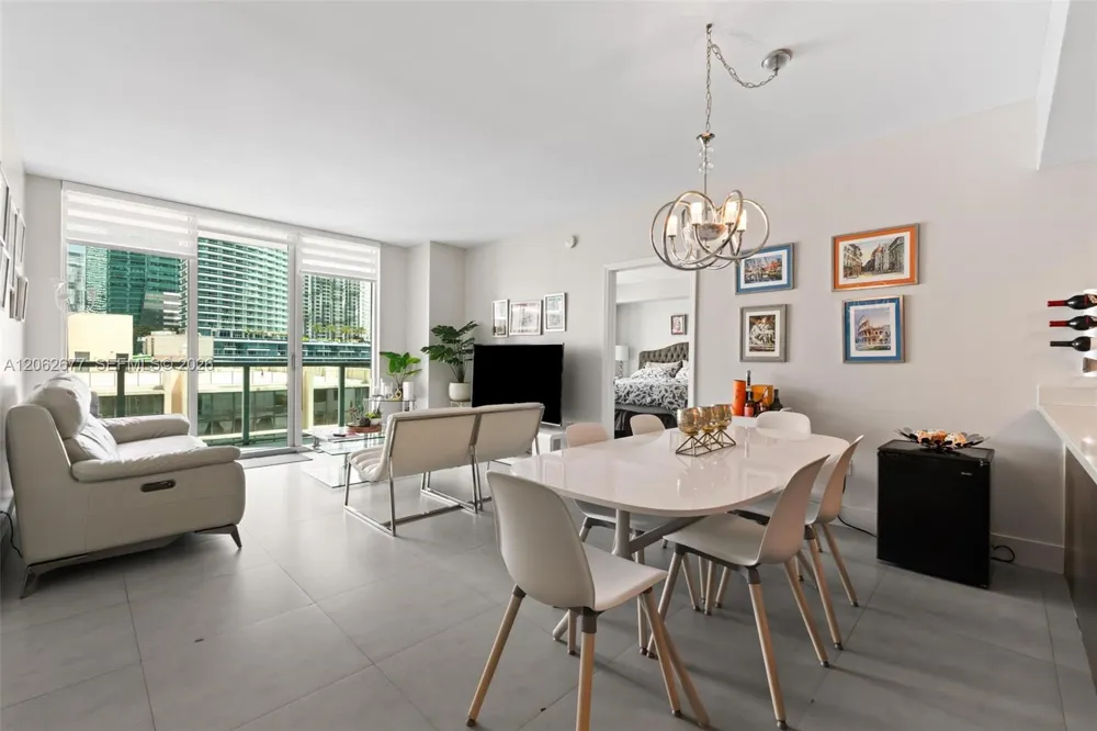 500 Brickell Ave #1405 Miami, FL 33131