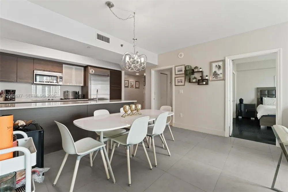500 Brickell Ave #1405 Miami, FL 33131