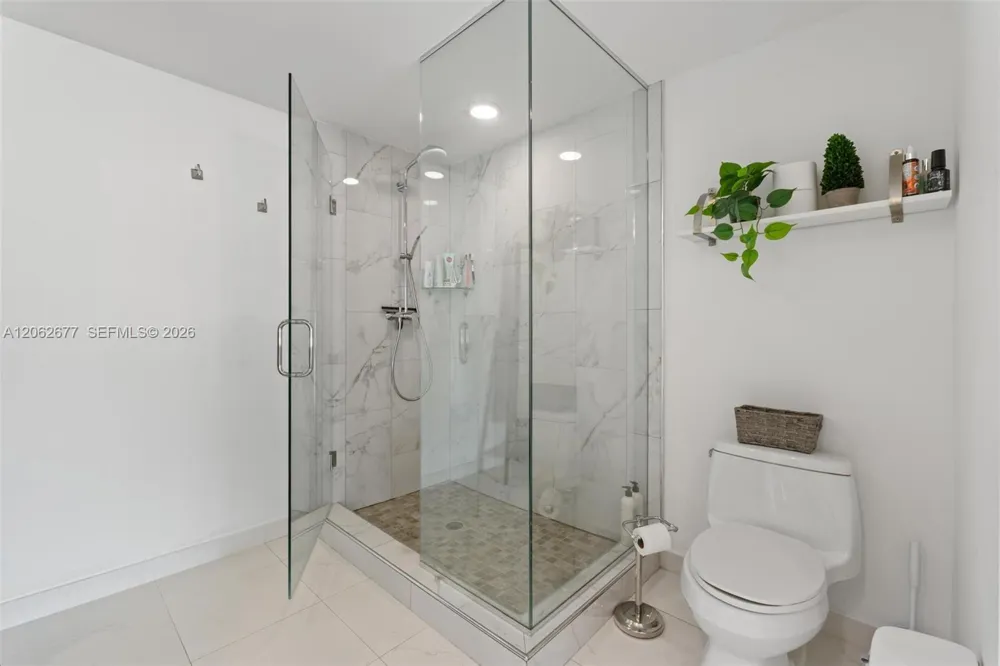 500 Brickell Ave #1405 Miami, FL 33131