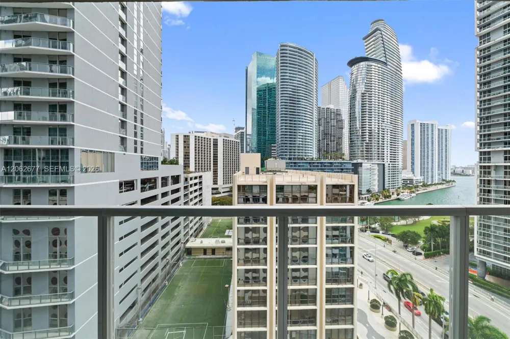 500 Brickell Ave #1405 Miami, FL 33131