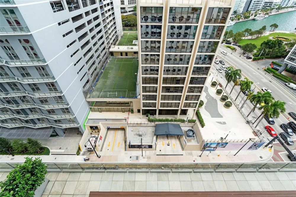 500 Brickell Ave #1405 Miami, FL 33131
