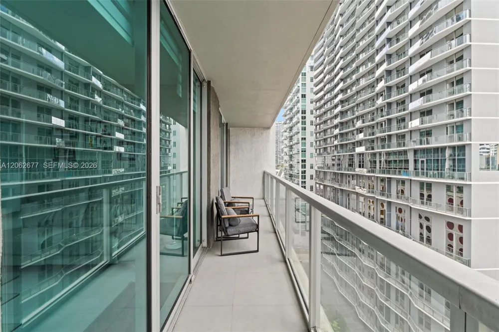 500 Brickell Ave #1405 Miami, FL 33131