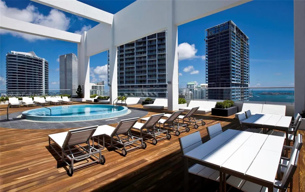 500 Brickell Ave #1405 Miami, FL 33131