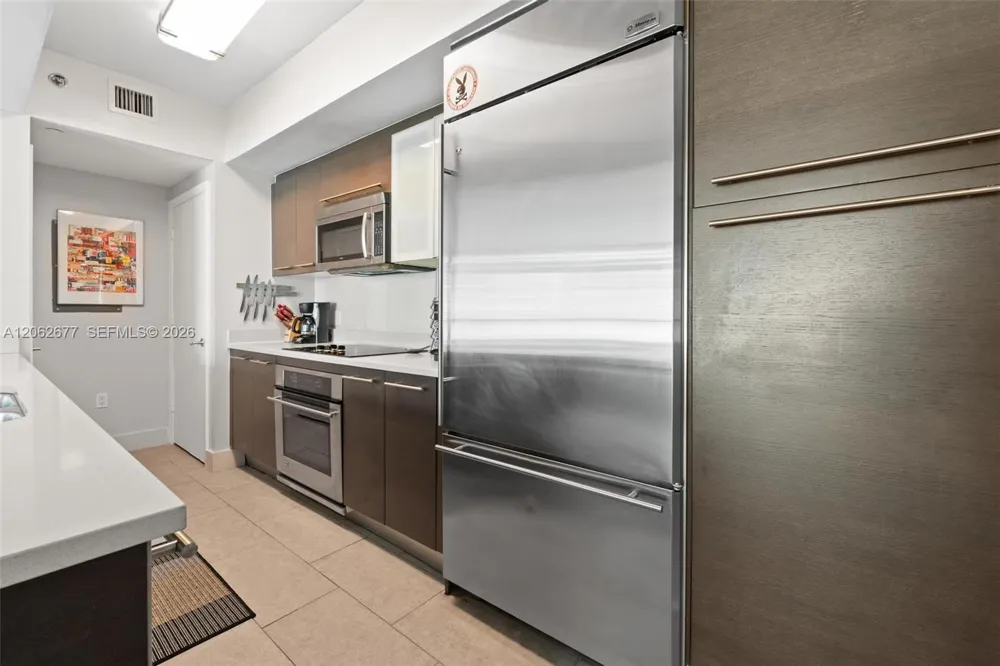500 Brickell Ave #1405 Miami, FL 33131