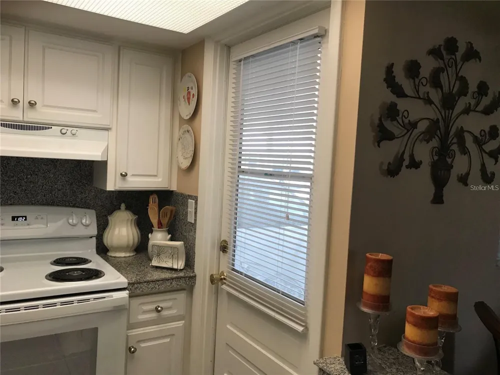 6033 CORAL WAY #5 Bradenton, FL 34207