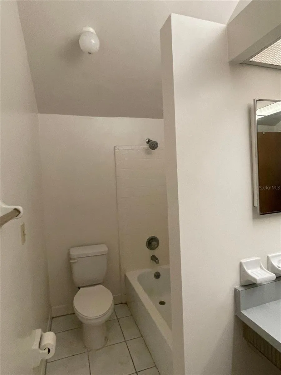 3504 NW 37TH AVENUE Gainesville, FL 32605