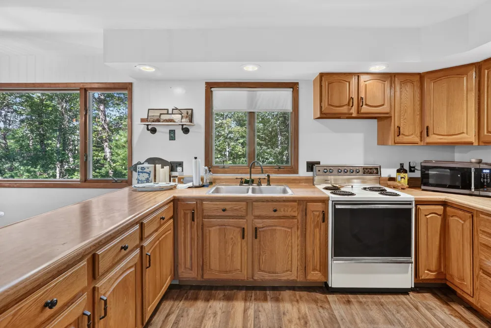 5821 S Queens Highway Cherry Valley Township, MI 49623