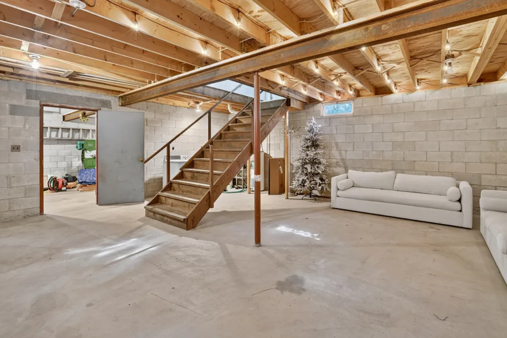 5821 S Queens Highway Cherry Valley Township, MI 49623