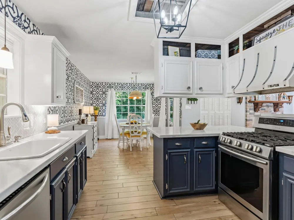 100 E Black Gum Lane Village Mills, TX 77663