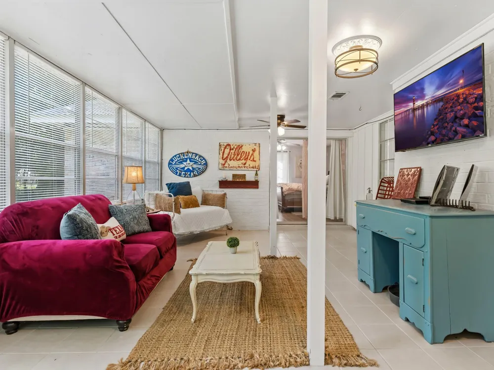 100 E Black Gum Lane Village Mills, TX 77663