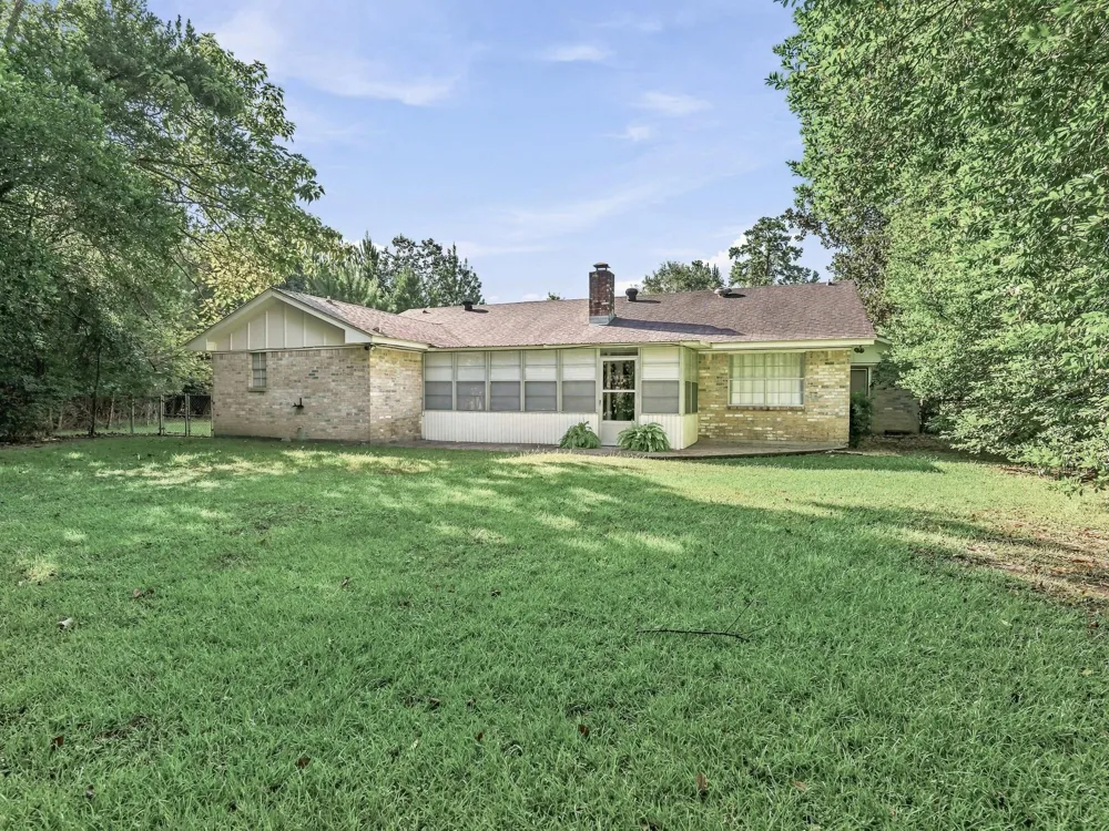 100 E Black Gum Lane Village Mills, TX 77663