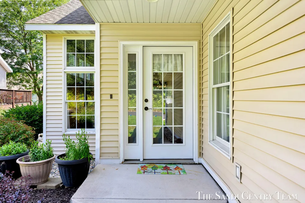 17644 Dustin Drive #16 Spring Lake, MI 49456