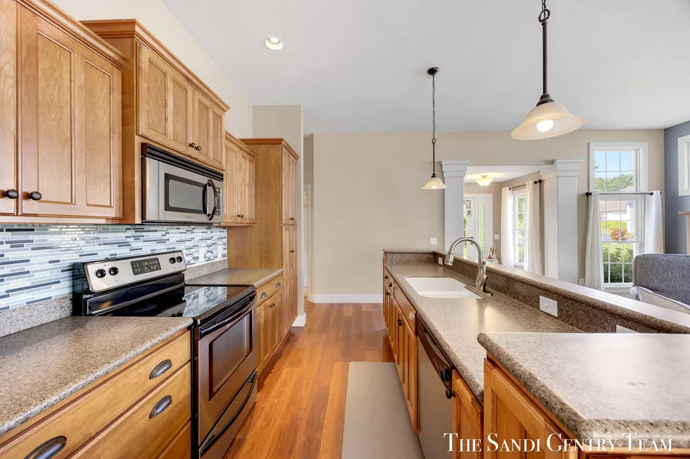 17644 Dustin Drive #16 Spring Lake, MI 49456