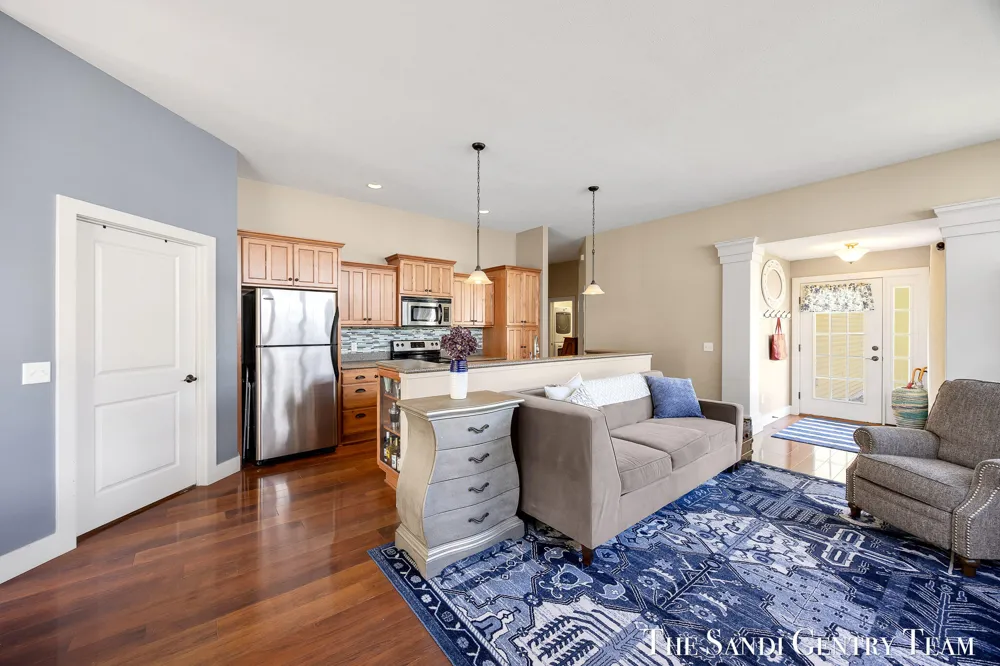 17644 Dustin Drive #16 Spring Lake, MI 49456