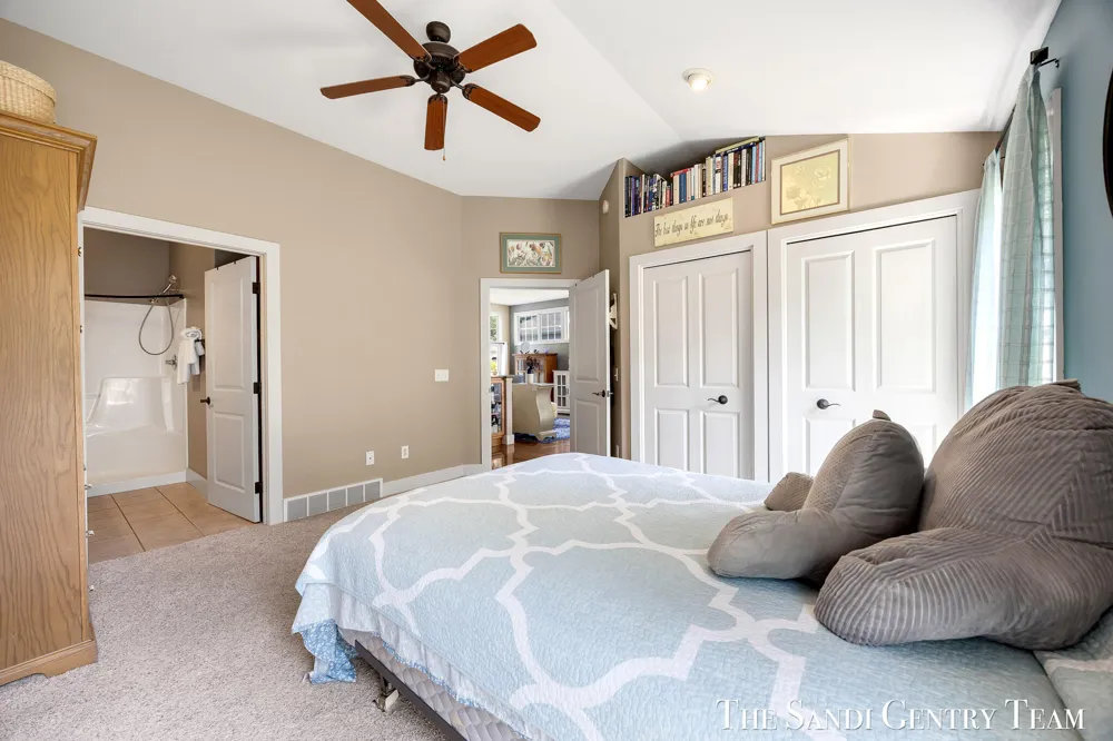 17644 Dustin Drive #16 Spring Lake, MI 49456