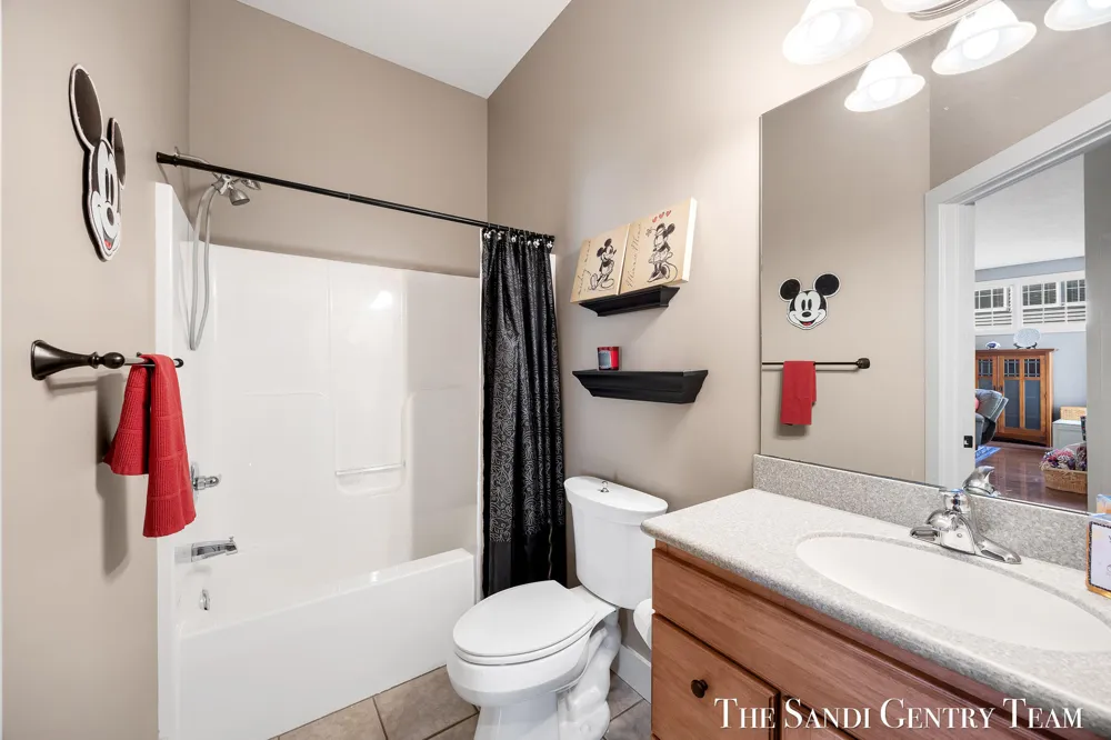 17644 Dustin Drive #16 Spring Lake, MI 49456