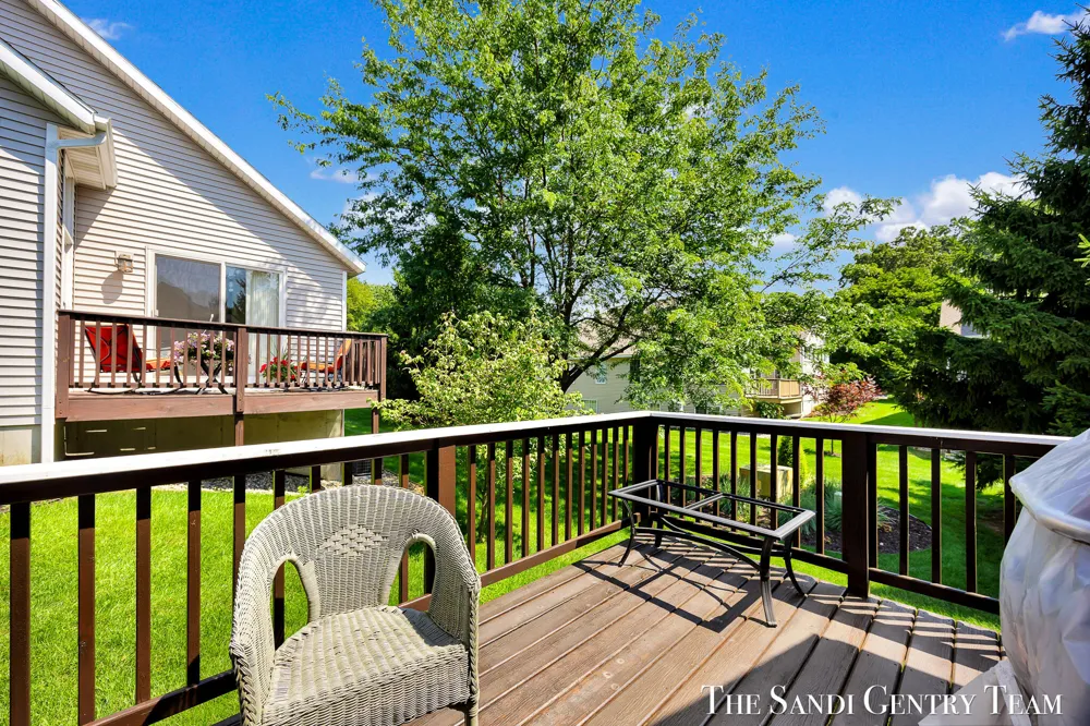 17644 Dustin Drive #16 Spring Lake, MI 49456