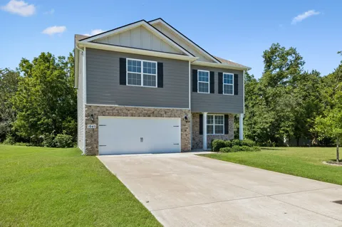 1045 Altavista Ln