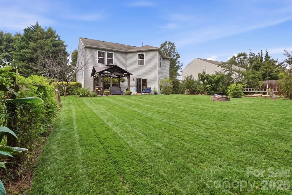 1957 Leesburg Drive Clover, SC 29710