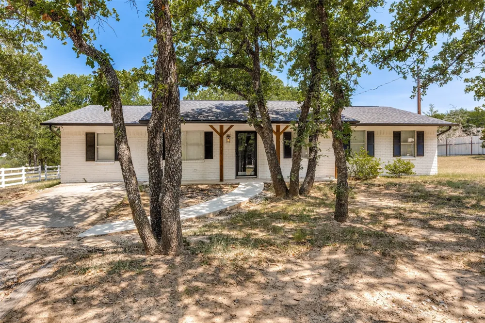 240 County Road 4358 Decatur, TX 76234
