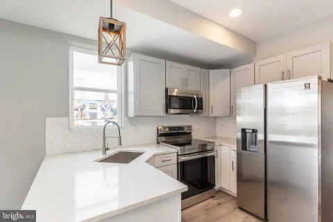 2729 W GLENWOOD AVENUE #1