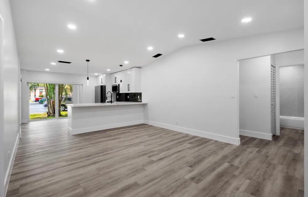 5586 LAKEWOOD CIRCLE #A Margate, FL 33063