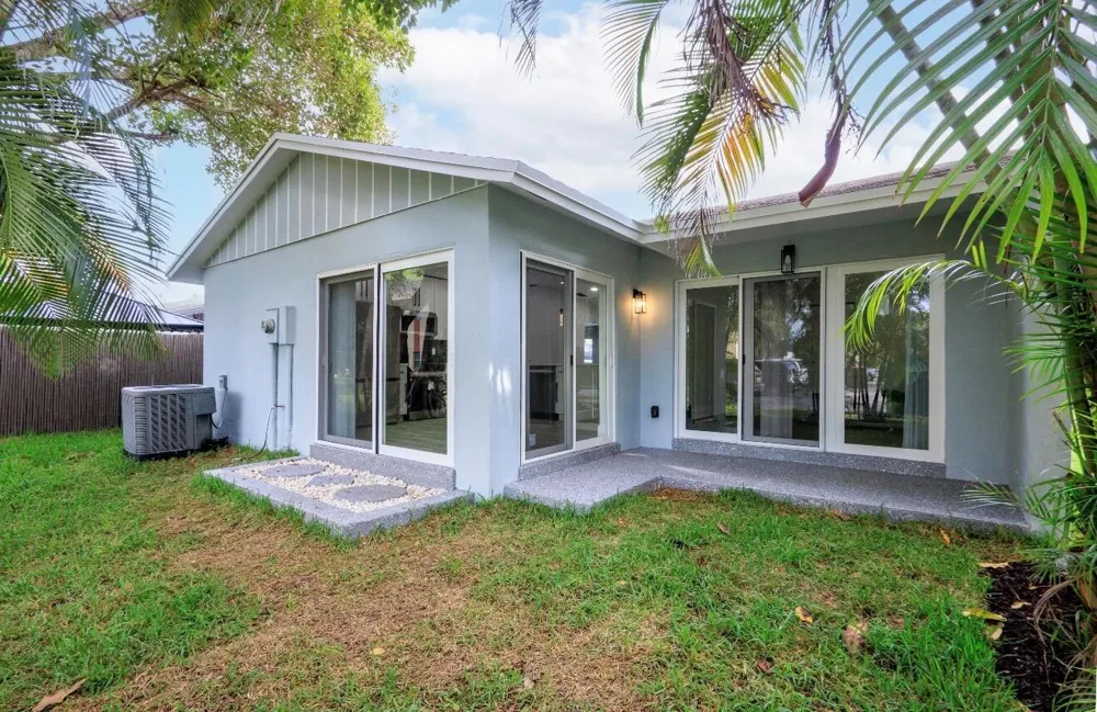 5586 LAKEWOOD CIRCLE #A Margate, FL 33063