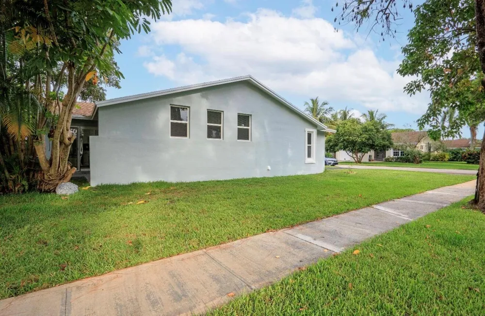 5586 LAKEWOOD CIRCLE #A Margate, FL 33063