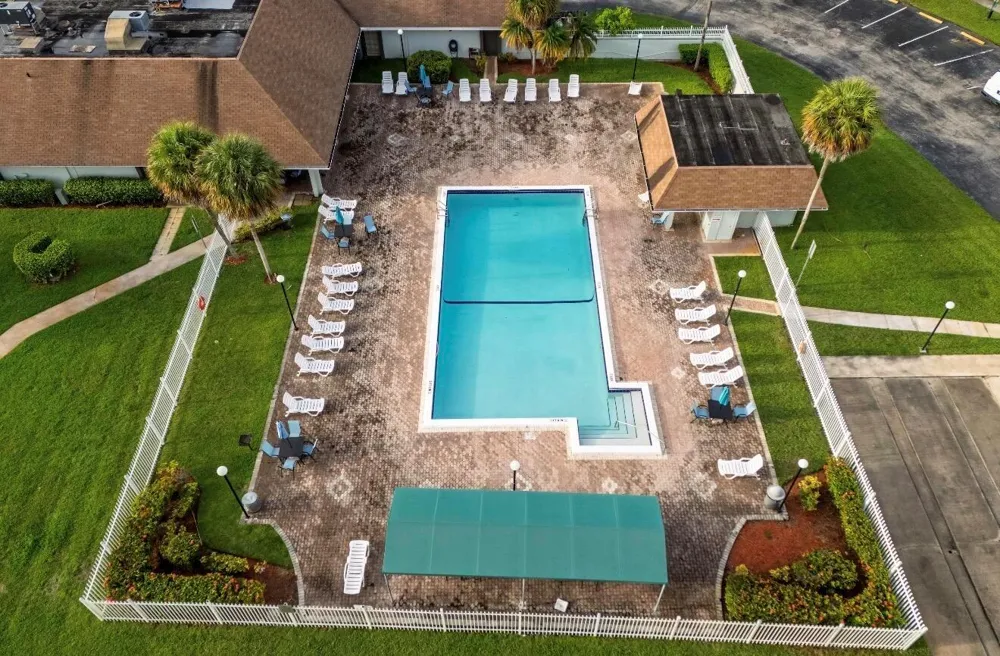 5586 LAKEWOOD CIRCLE #A Margate, FL 33063