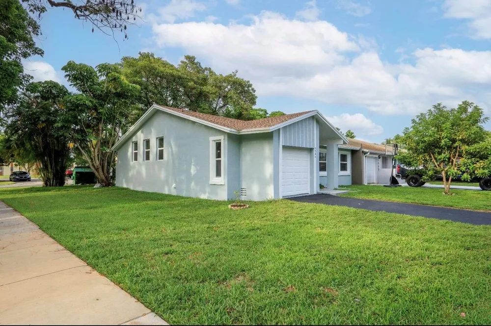 5586 LAKEWOOD CIRCLE #A Margate, FL 33063