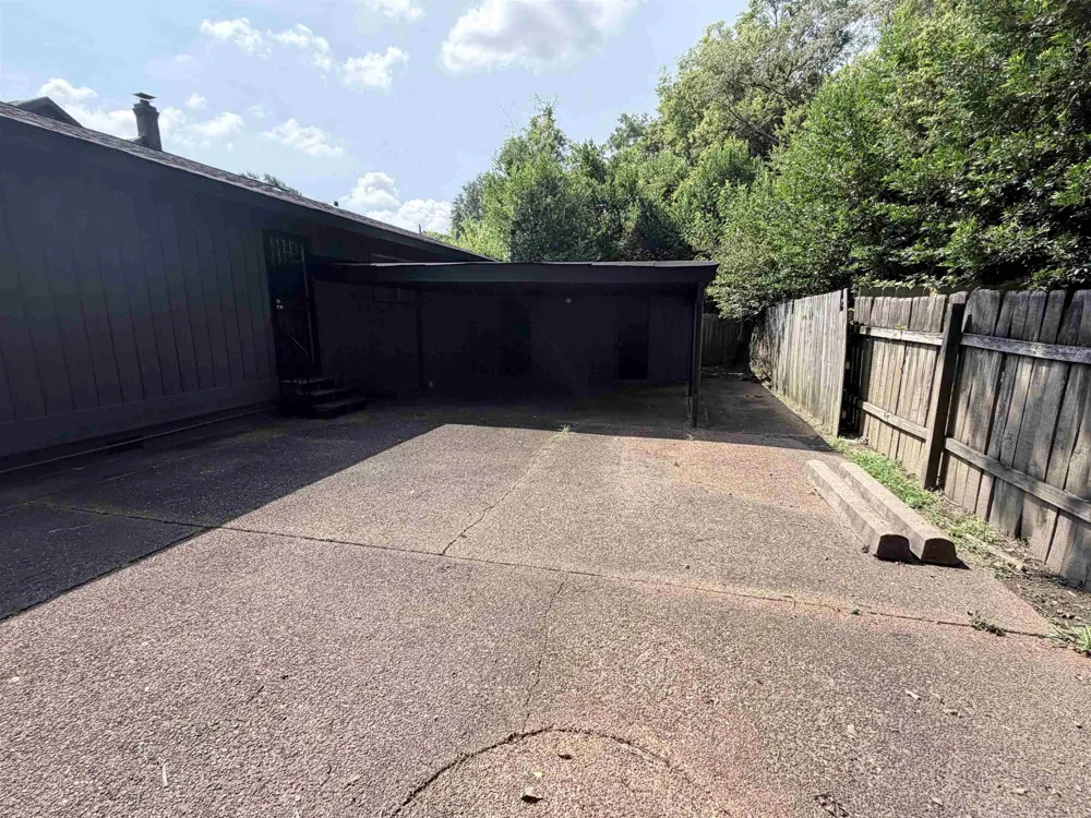 359 S FENWICK RD Memphis, TN 38111