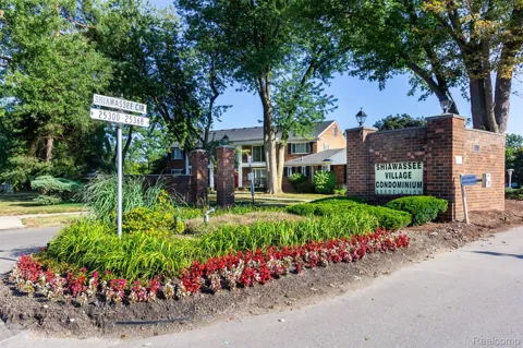 25341 Shiawassee Circle #101