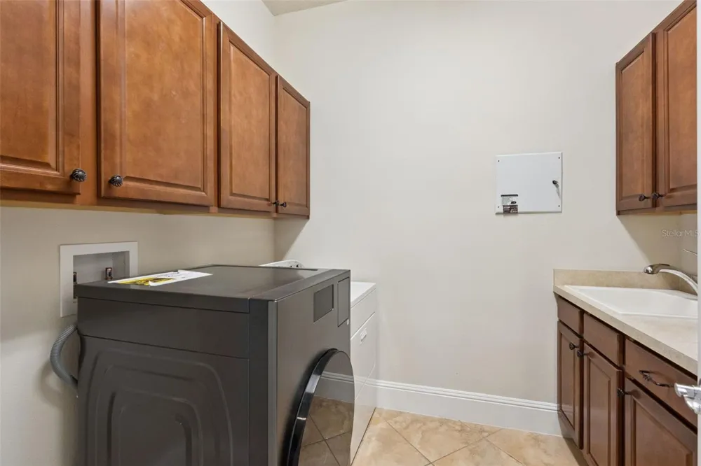 9447 PRINCE HARRY DRIVE Orlando, FL 32836
