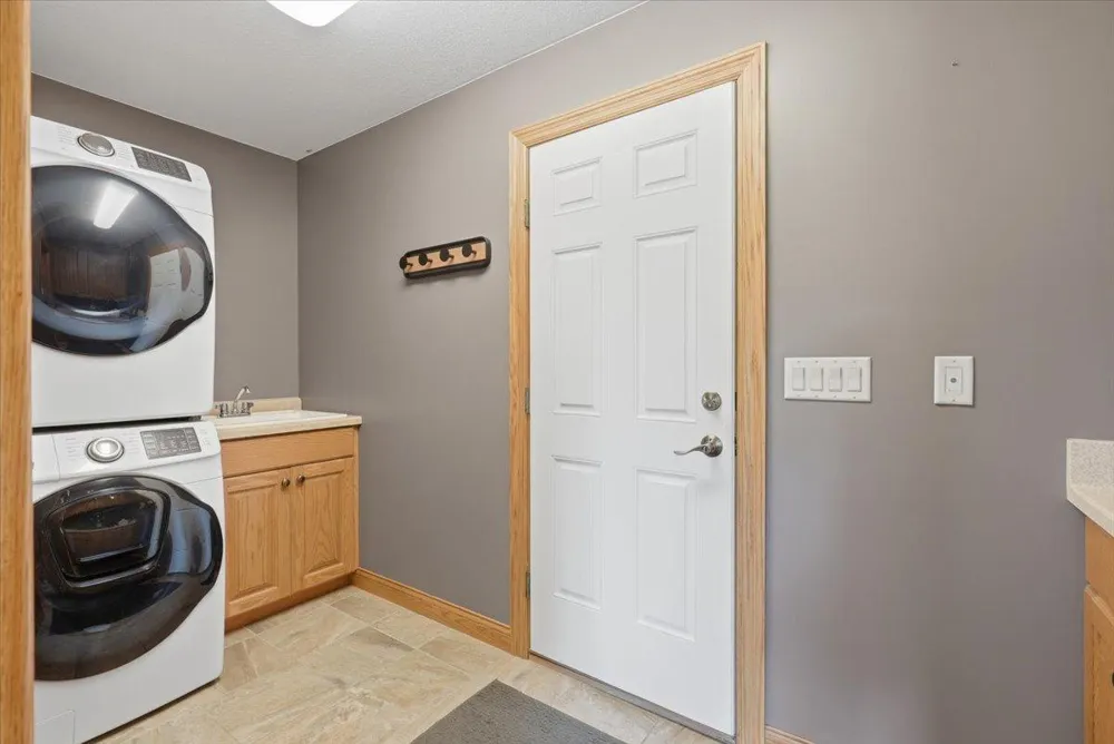 148 Medinah Circle W Lake City, MN 55041