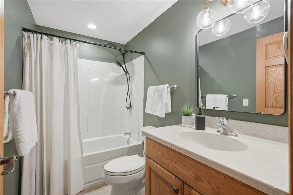 148 Medinah Circle W Lake City, MN 55041