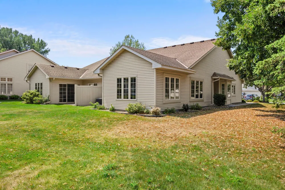 2994 Pitrina Way Little Canada, MN 55117