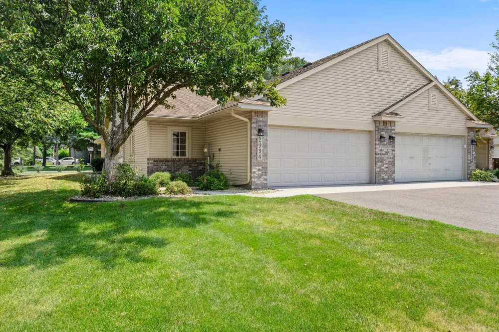 2994 Pitrina Way Little Canada, MN 55117